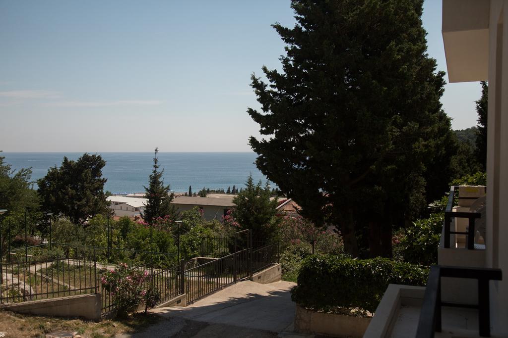 Del Mar Apartments Чань Экстерьер фото