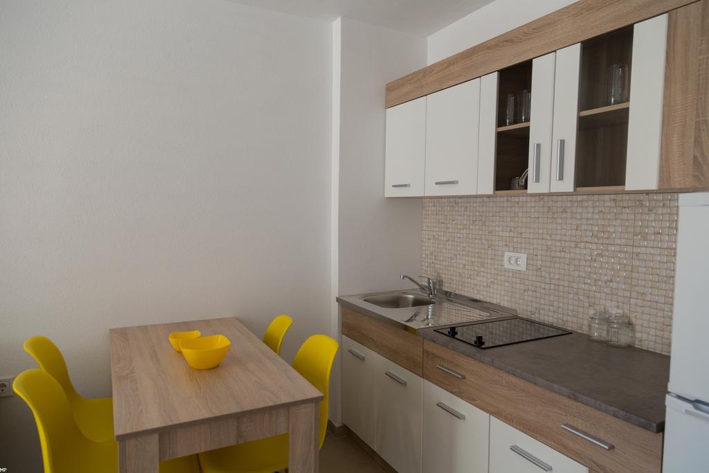 Del Mar Apartments Чань Экстерьер фото